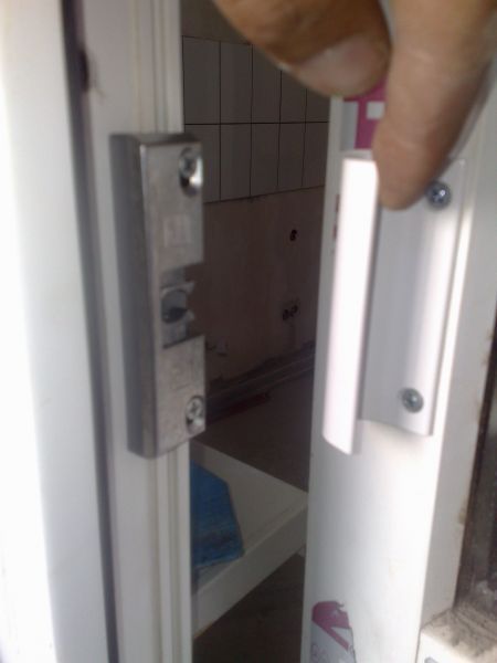 Защелка для балконной двери 9 мм